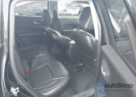 2018 Jeep Compass Latitude 4X4 from USA, damaged, VIN 3C4NJDBB1JT392421